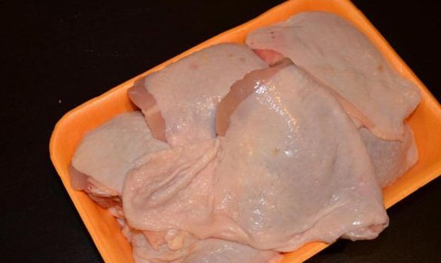 Куриное мясо на российских прилавках может быть опасно для здоровья