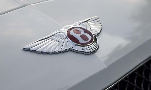 Автомобиль Bentley Continental экс-губернатора Сахалина продали за 5,9 млн рублей