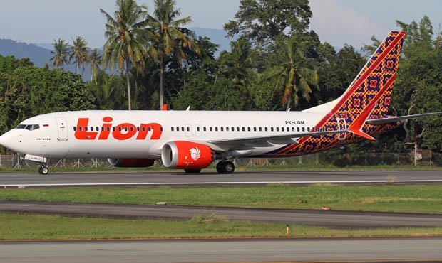 Индонезийский самолет незадолго до крушения собирался вернуться в аэропорт вылета