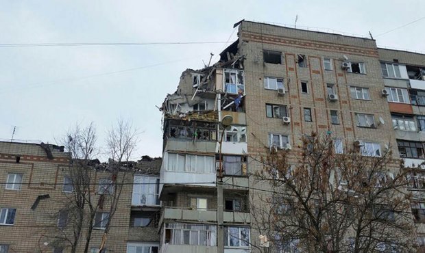 В Шахтах в результате взрыва газового баллона частично обрушился многоквартирный дом