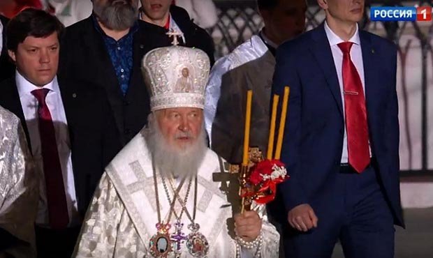 Пользователи соцсетей после Пасхи обсуждают внушительную охрану патриарха Кирилла