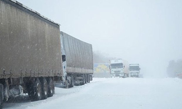 Украина отказалась пропускать через границу молдавские фуры с товарами из России  