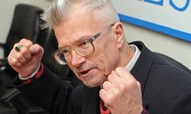 Писатель и политик Эдуард Лимонов попал в реанимацию 