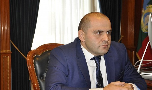 В результате ДТП с участием машины главы Минсельхоза КЧР погибли два человека