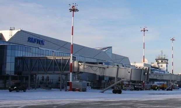 В Якутске пассажирский самолет вернулся в аэропорт сразу после взлета из-за проблем с шасси  