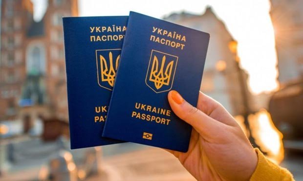 Депутат Валерий Рашкин попросил проверить крымских чиновников на наличие украинских паспортов