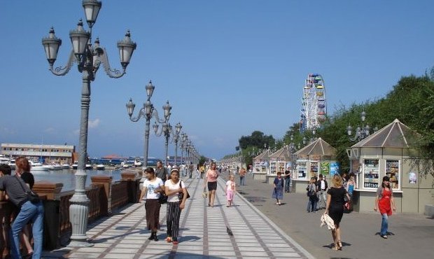 Во Владивостоке туристы из Москвы разбились, упав с 15-метрового обрыва