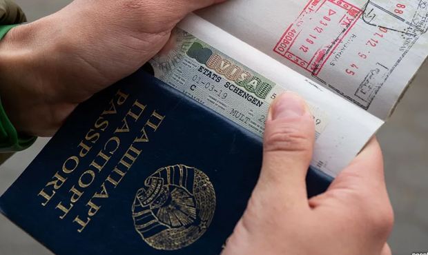 Евросоюз не исключил приостановки выдачи шенгенских виз гражданам Беларуси