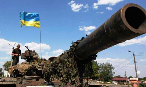 Украинские силовики обстреляли Горловку из тяжелых орудий