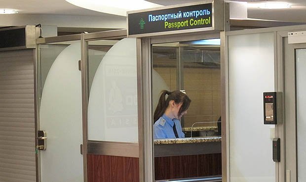 В «Шереметьево» появились кабины для самостоятельного прохождения паспортного контроля