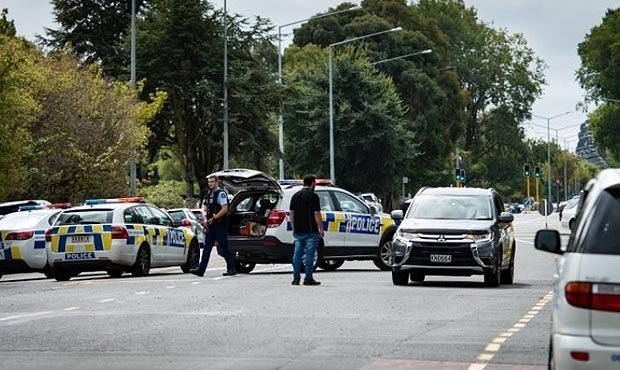 В Новой Зеландии экстремисты расстреляли людей в двух мечетях. Погибли 40 человек