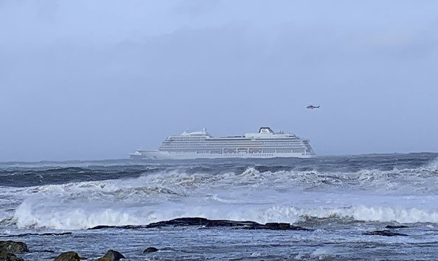 У берегов Норвегии потерпел бедствие круизный лайнер. Среди пассажиров есть россияне