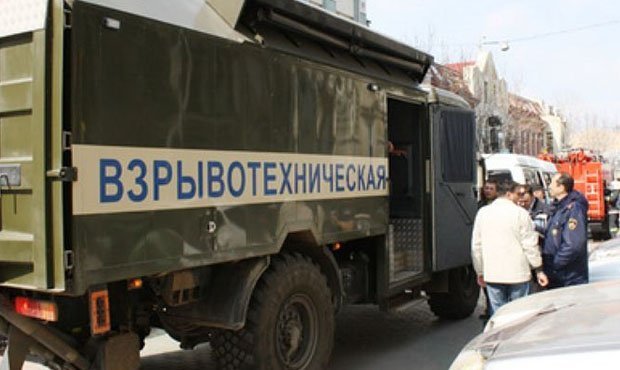 В Петербурге силовики обезвредили найденную в жилом доме бомбу  