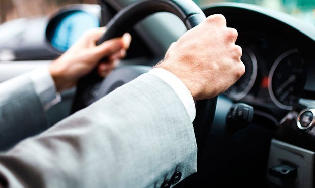 Минтранс предложил законодательно поделить водителей на «любителей» и «профессионалов»