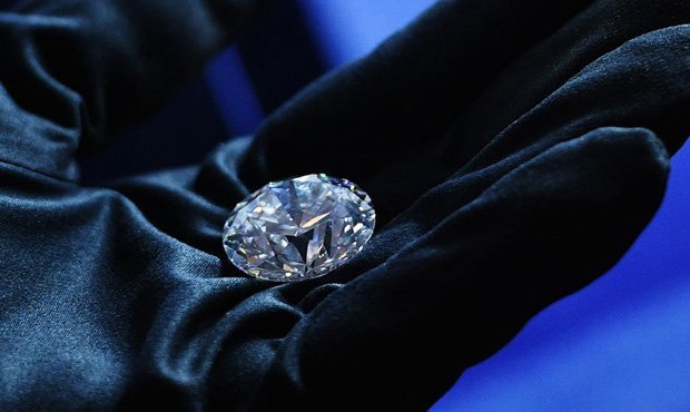 На месторождении в Якутии добыли два редких алмаза массой 85,62 и 97,92 карата