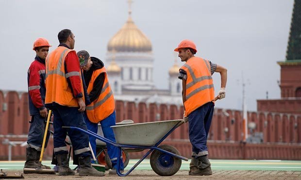 Мигранты из бывших советских республик стали реже приезжать в Россию