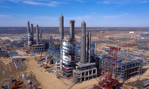 В Амурской области рабочие газоперерабатывающего завода устроили погром из-за долгов по зарплате