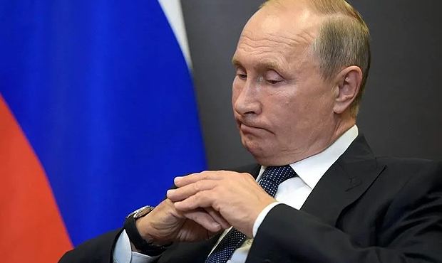 Владимир Путин пообещал индексировать пенсии, соцвыплаты и зарплаты бюджетникам