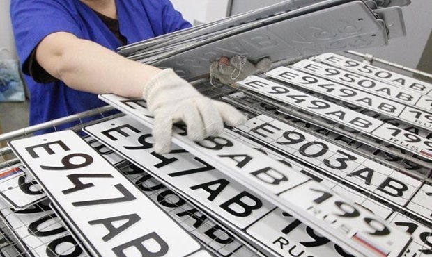 ГИБДД предложила встраивать чипы в автономера. Так проще выписывать штрафы