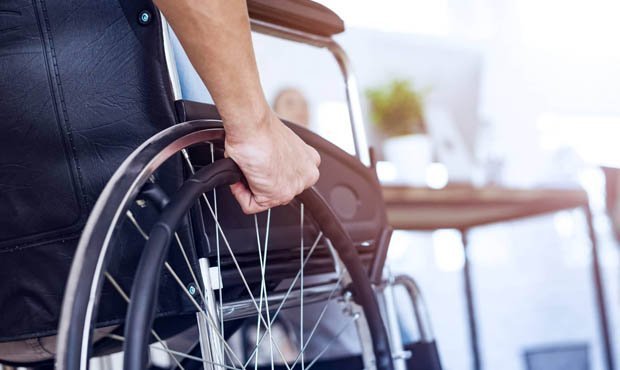 Госдума предложила повысить размер штрафов для бизнеса за дискриминацию инвалидов и пожилых граждан