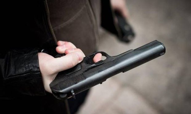 В кемеровском Росреестре один из посетителей открыл стрельбу из травматики