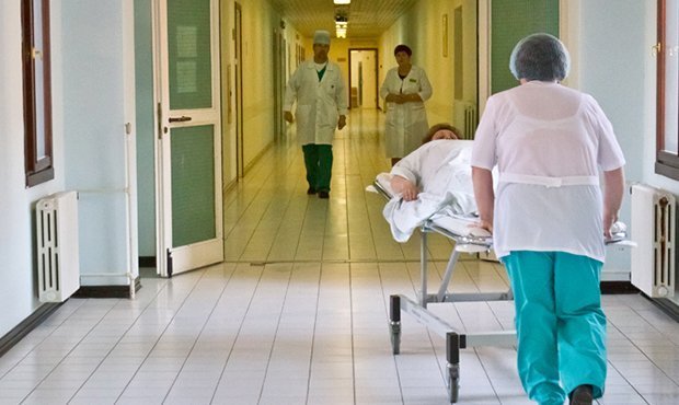 В регионах санитарки и медсестры массово увольняются из-за низких зарплат    