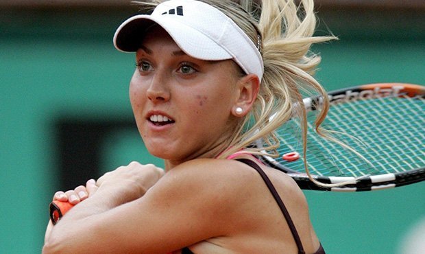 Теннисистка Елена Веснина может пропустить Олимпиаду из-за опоздания на рейс  