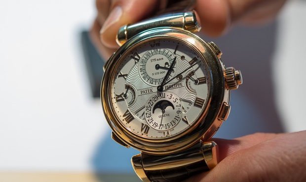 На аукцион Antiquorum выставили «часы Путина» стоимостью в миллион долларов