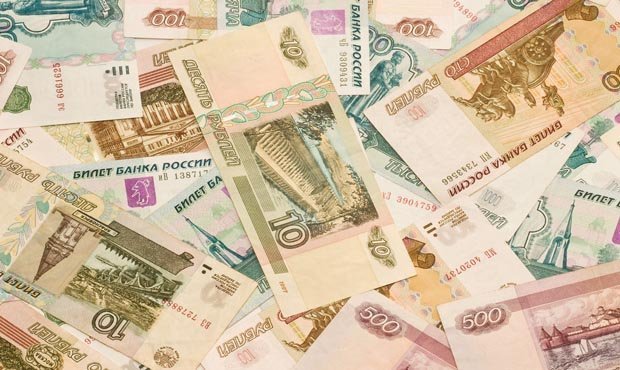 Курс российского рубля в ходе торгов укрепился к доллару и евро  