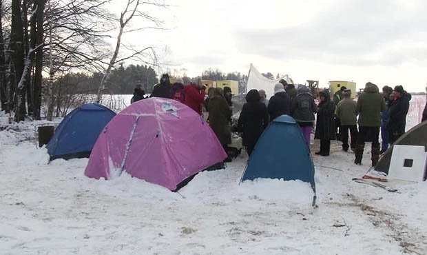 Под Казанью сотрудники ОМОНа разогнали лагерь противников строительства мусоросжигательного завода