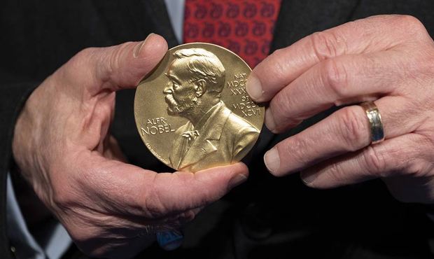 Нобелевскую премию в области медицины вручили за открытие рецепторов температуры и осязания