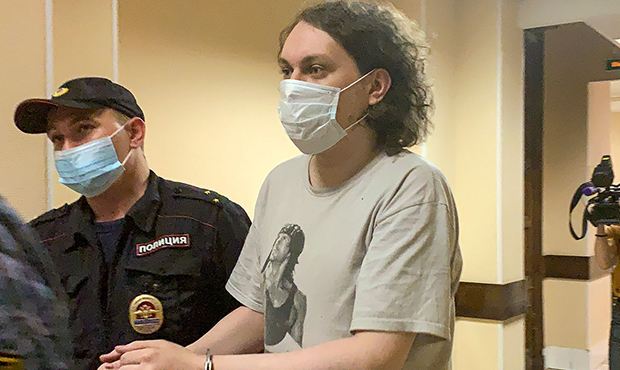 Девушка Юрия Хованского сообщила о пропаже 600 тысяч рублей после обыска
