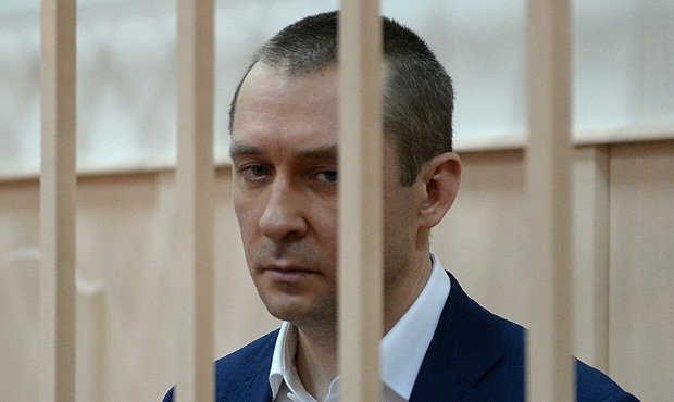 Мосгорсуд оставил в силе арест квартир дочери и сожительницы полковника-миллиардера из МВД