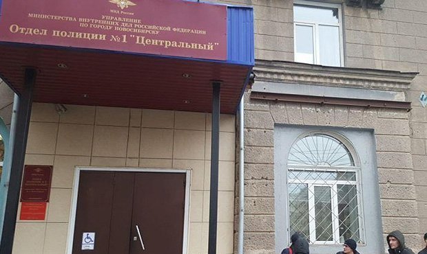 В Новосибирске участника протестной акции 7 октября задержали во время лекции 