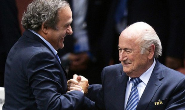 Руководителей ФИФА и УЕФА отстранили от футбола на 8 лет из-за коррупции  