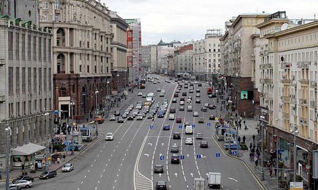 Власти Москвы на два дня закроют Тверскую улицу для транспорта