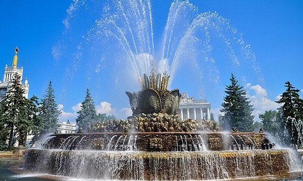 Власти Москвы потратят на реставрацию фонтана «Каменный цветок» 1,23 млрд рублей