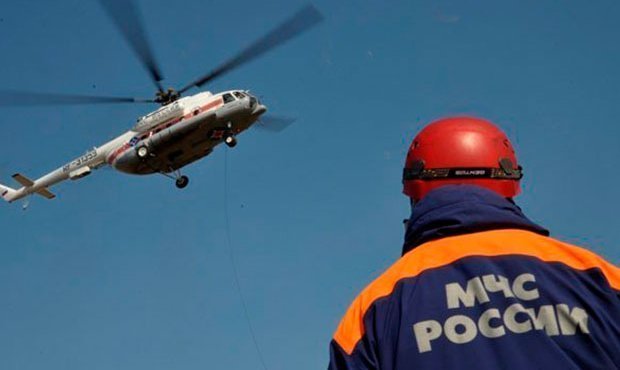 Водолазы обнаружили в Охотском море черные ящики разбившегося Ми-8