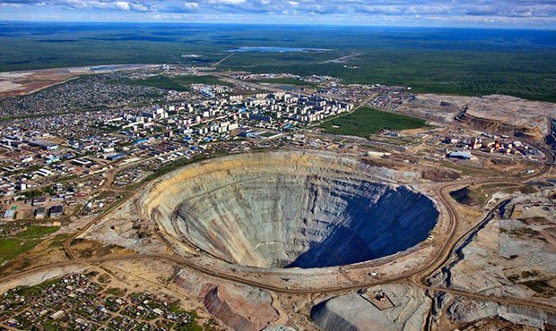 В шахте рудника «Мир» компании «Алроса» произошел прорыв воды. Пострадавших среди шахтеров нет
