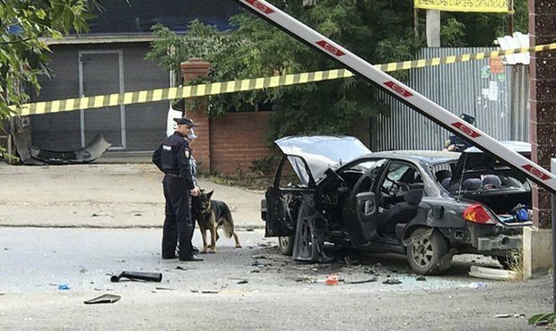 В Уфе около торгового центра взорвался автомобиль. Один человек пострадал