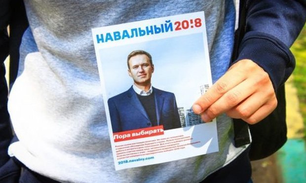 Подмосковный полицейский пригрозил убийством волонтеру штаба Навального