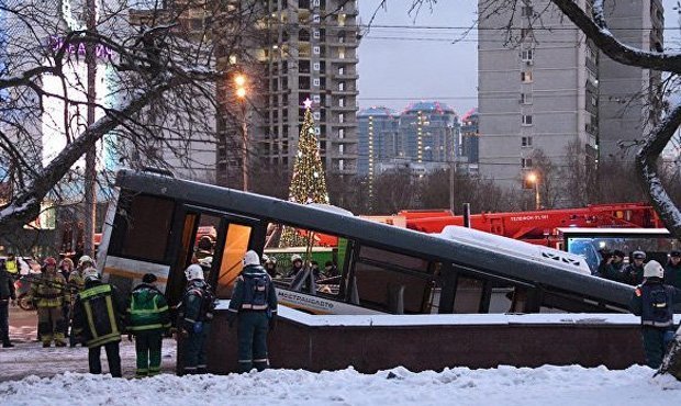 Водителю съехавшего в подземный переход автобуса предъявили обвинение  