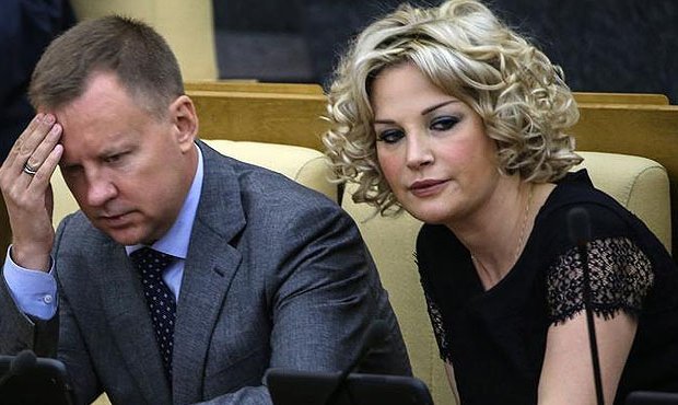 «Единая Россия» отказалась исключать из партии Марию Максакову из-за переезда на Украину  