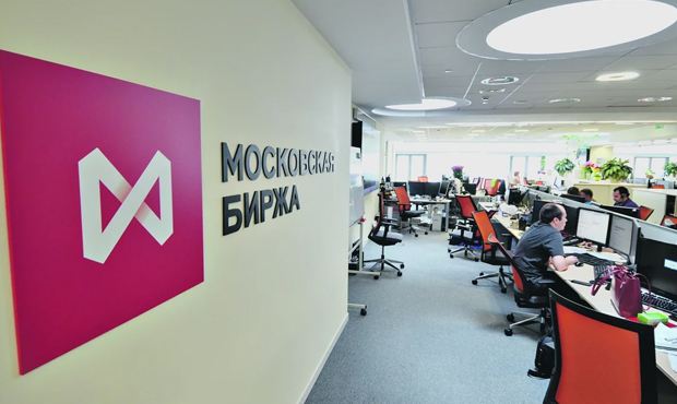 Индекс Московской биржи обвалился на фоне обострения ситуации в Донбассе