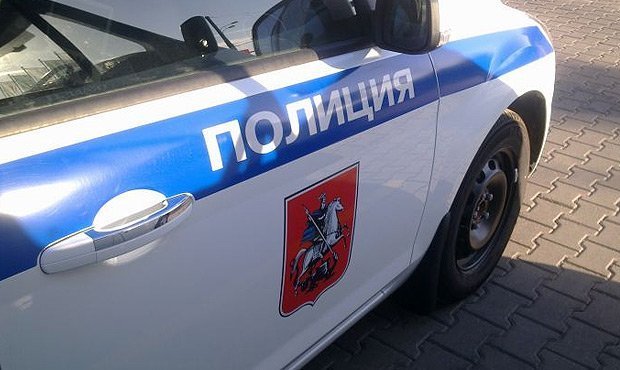 В Москве у регулировщика парковки из личного Porsche похитили почти полмиллиона рублей