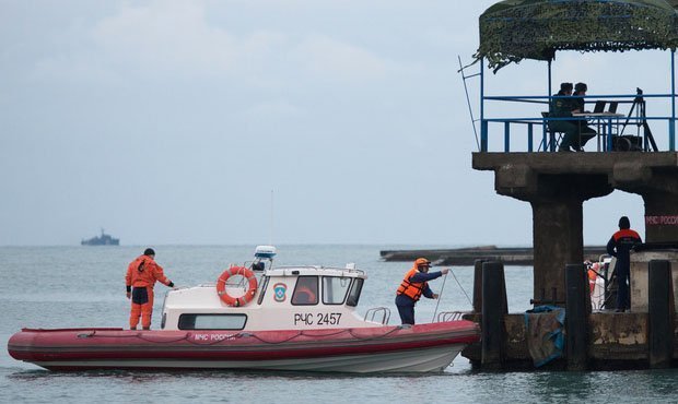 Водолазы обнаружили в Черном море фюзеляж разбившегося самолета Ту-154