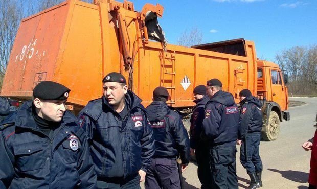 В Коломне полиция задержала двух участников протеста против мусорного полигона
