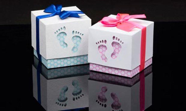 Государство будет дарить родителям новорожденных подарочные коробки