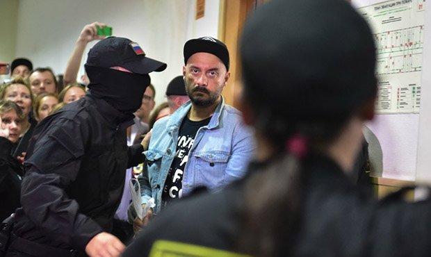 Мосгорсуд смягчил условия домашнего ареста режиссеру Кириллу Серебренникову