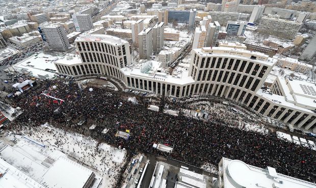 За 10 лет после протестов на Болотной российские власти в разы усилили политические репрессии